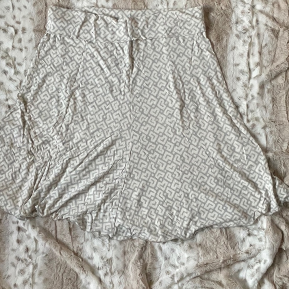 Max studio skirt